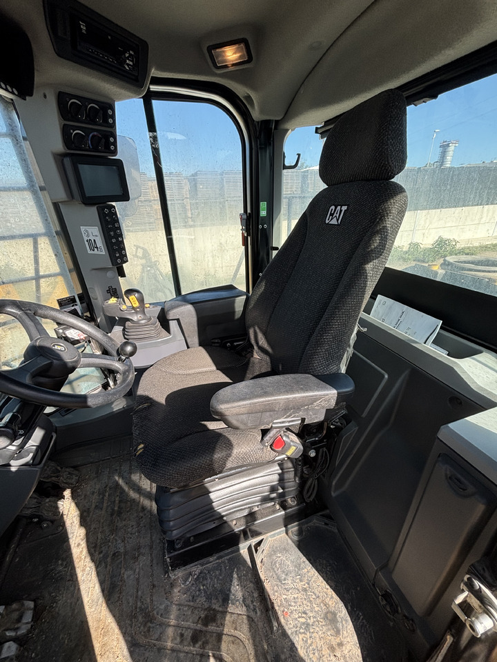 Wheel loader Caterpillar 950M