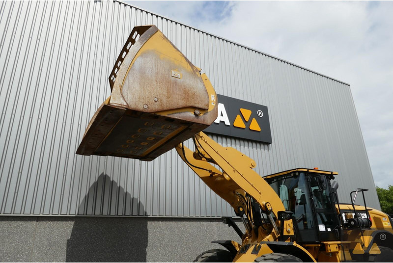 Wheel loader Caterpillar 962M
