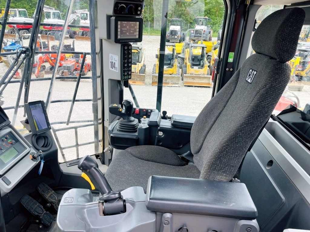 Wheel loader Caterpillar 962M (3939)