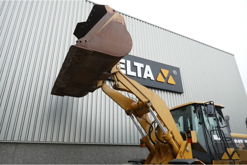 Wheel loader Caterpillar 966H