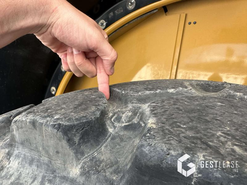 Wheel loader Caterpillar 966M