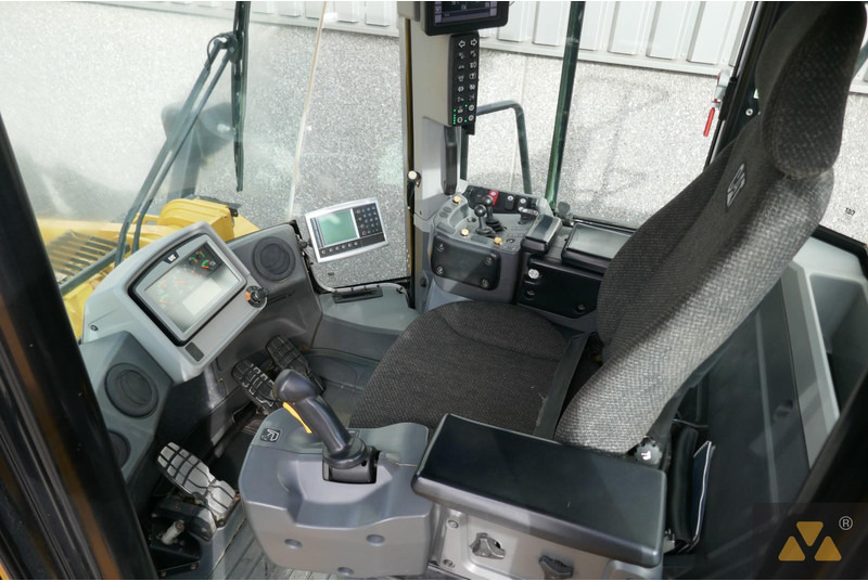 Wheel loader Caterpillar 966M