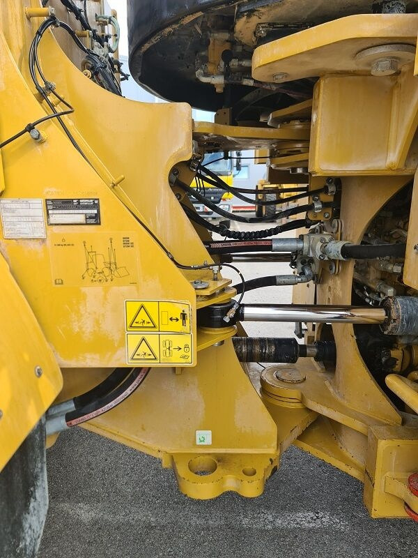 Wheel loader Caterpillar 966M XE