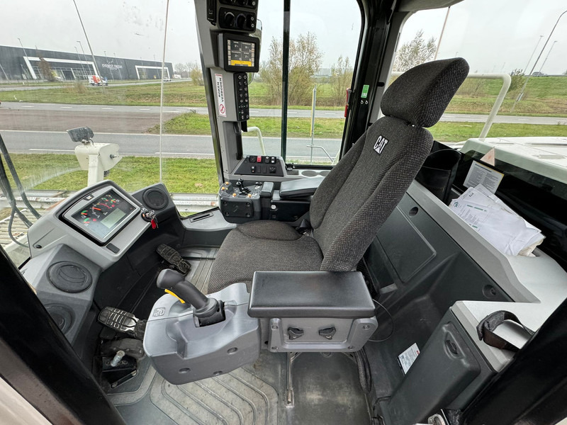 Wheel loader Caterpillar 972M XE