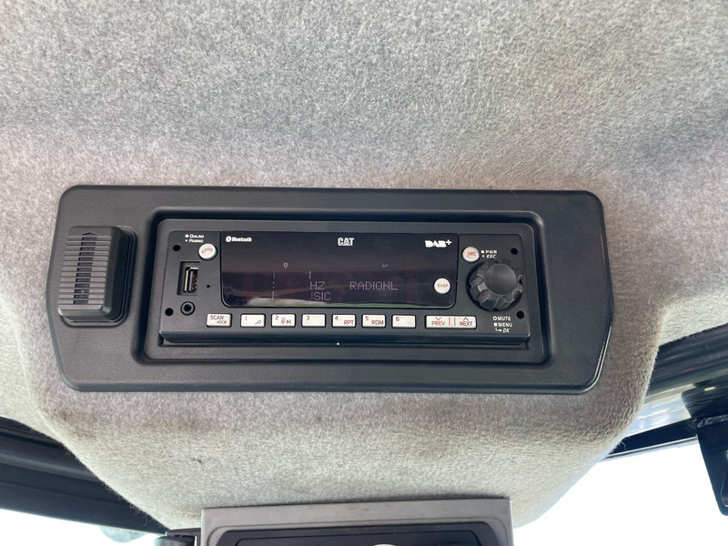 Wheel loader Caterpillar 972M XE - CE / new tires / new bucket edge