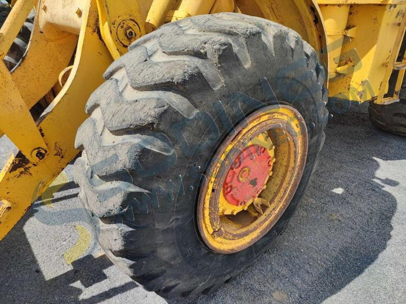 Wheel loader Caterpillar Chargeur sur Pneus 966C