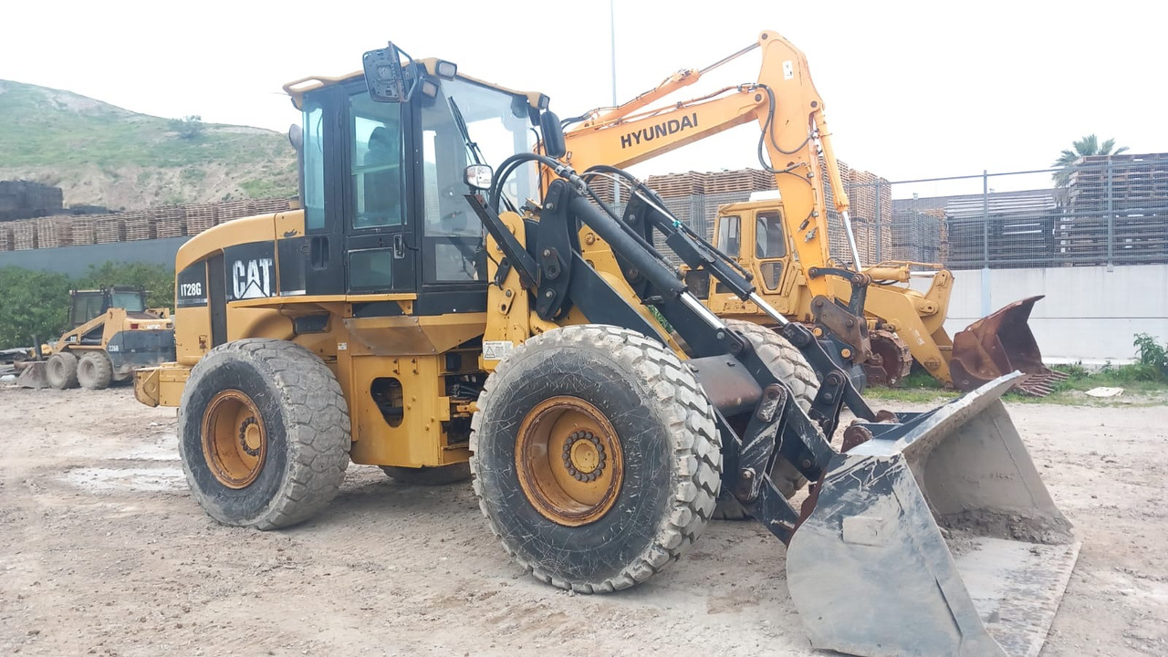 Wheel loader Caterpillar IT28G2