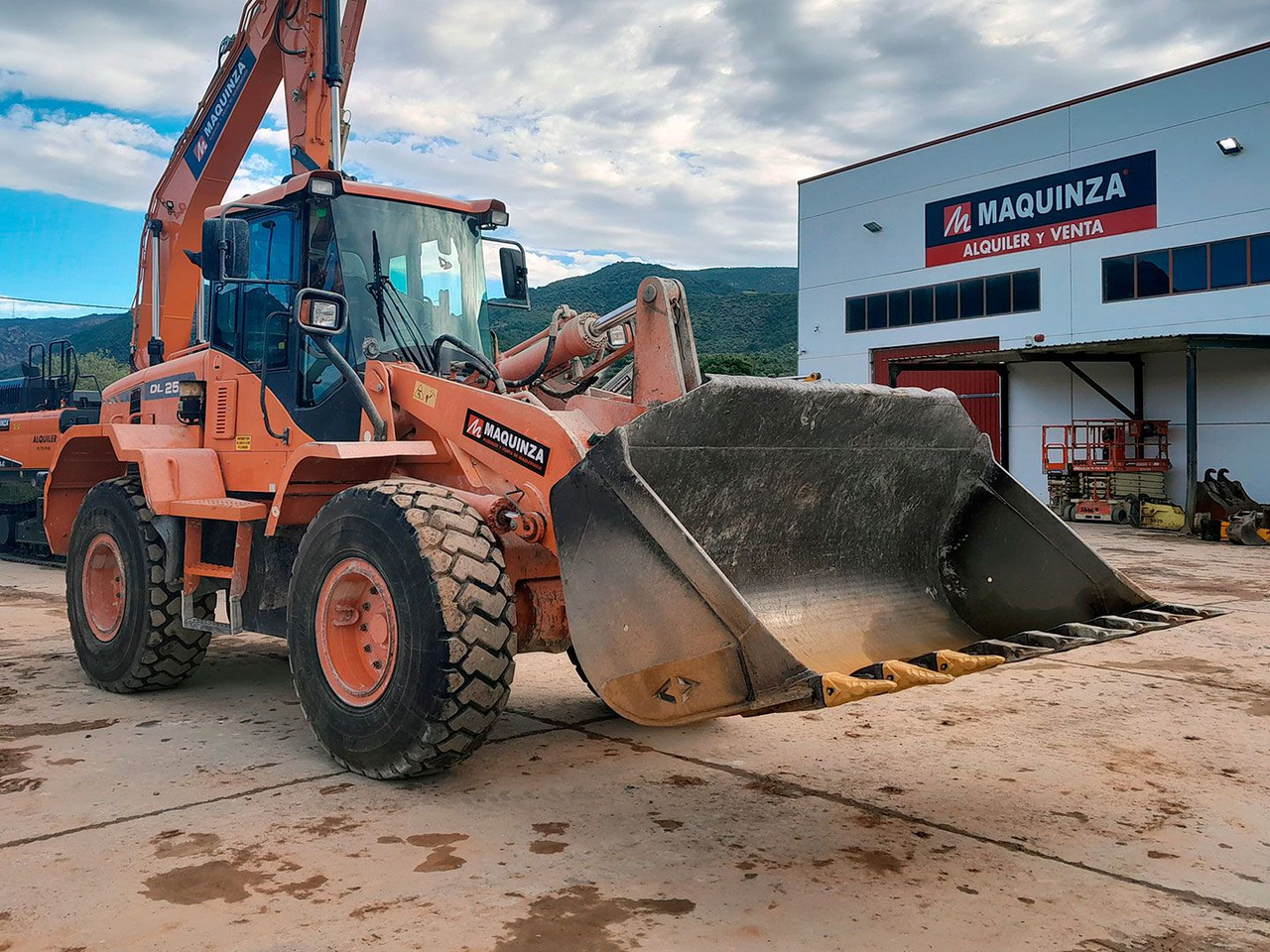 Wheel loader DOOSAN DL250-3