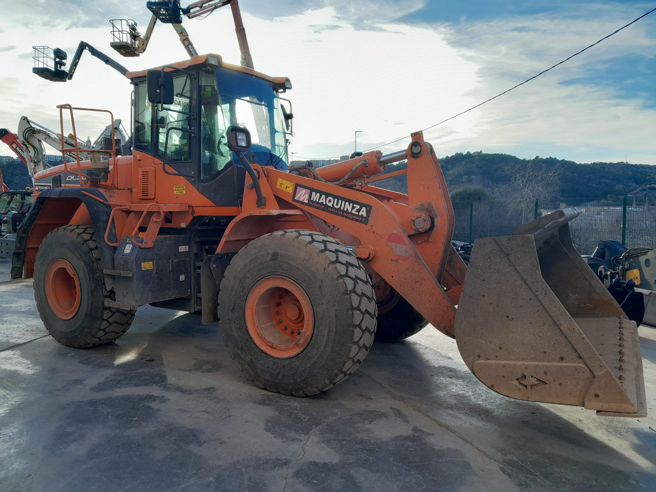 Wheel loader DOOSAN DL300 L/AUX