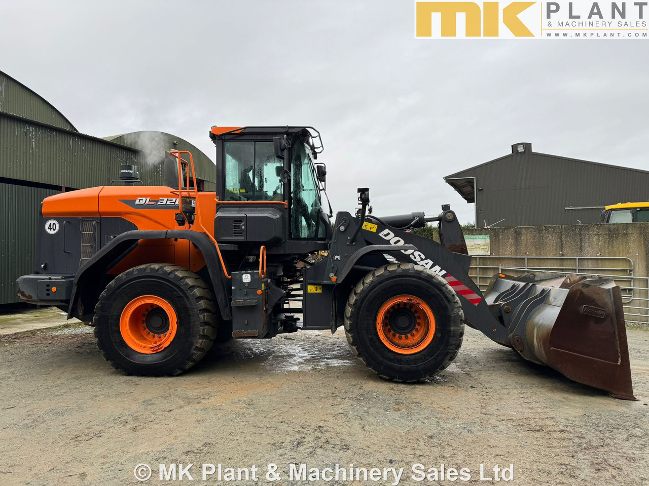 Wheel loader DOOSAN DL320-7