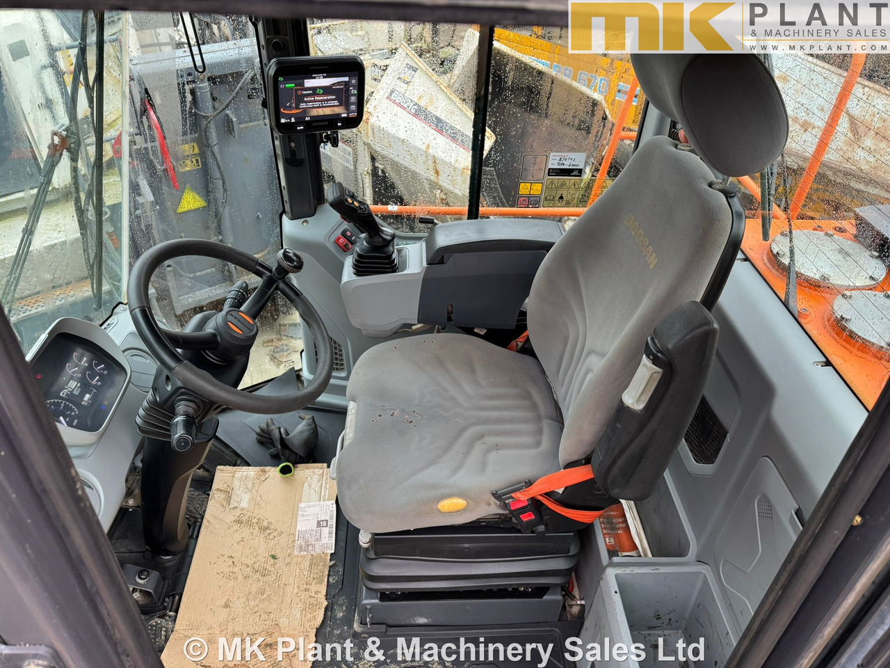 Wheel loader DOOSAN DL320-7