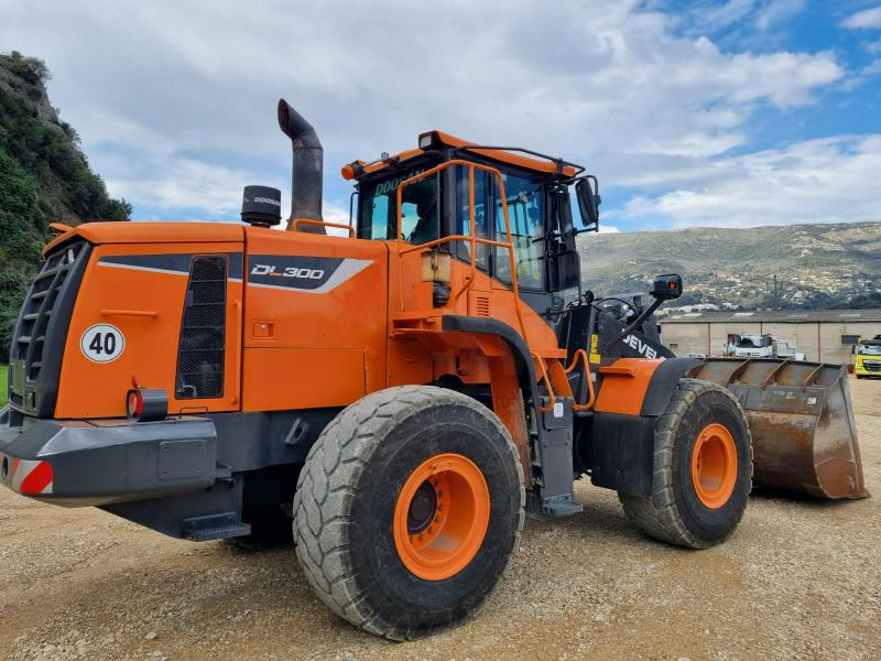 Wheel loader Doosan DL300
