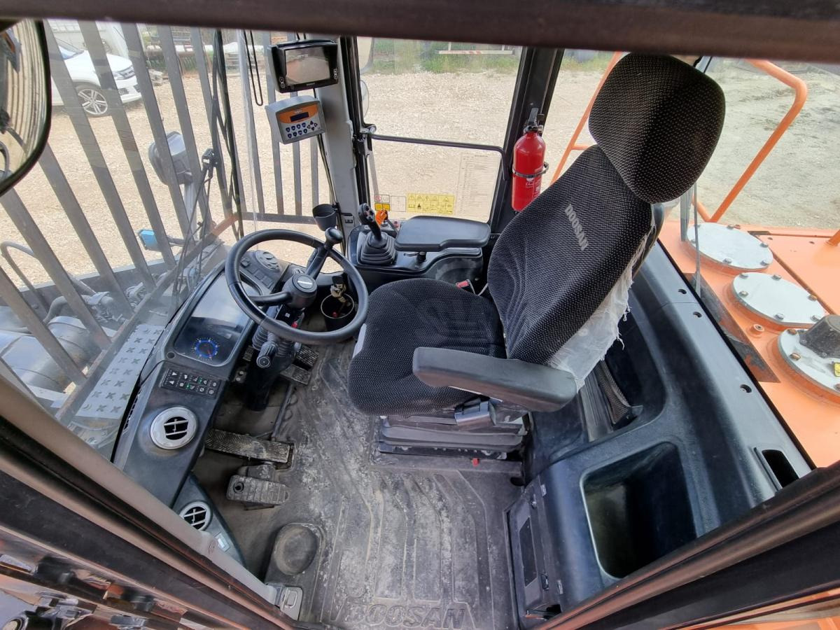 Wheel loader Doosan DL300