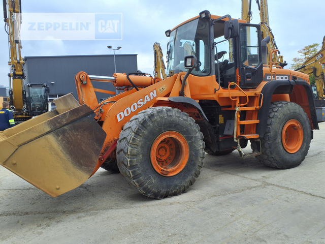 Wheel loader Doosan DL300