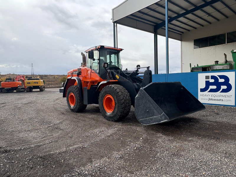 Wheel loader Doosan DL300-5