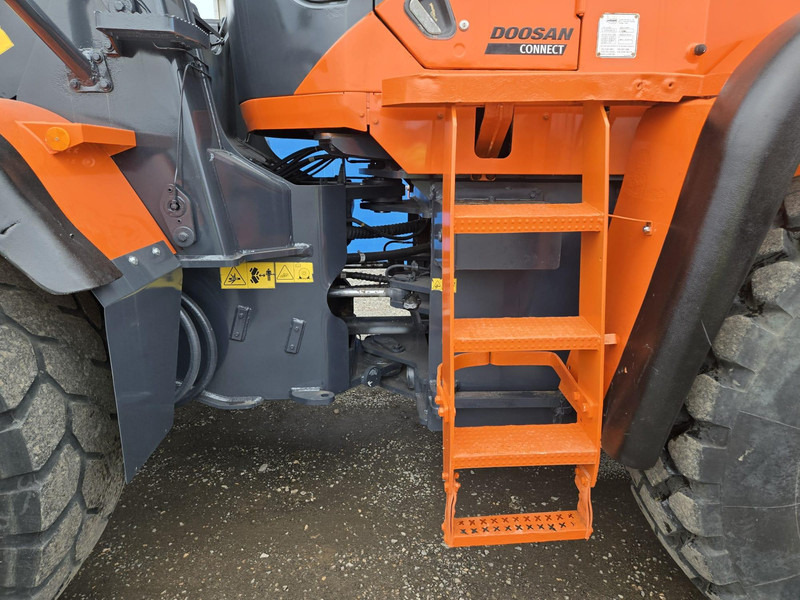 Wheel loader Doosan DL300-5