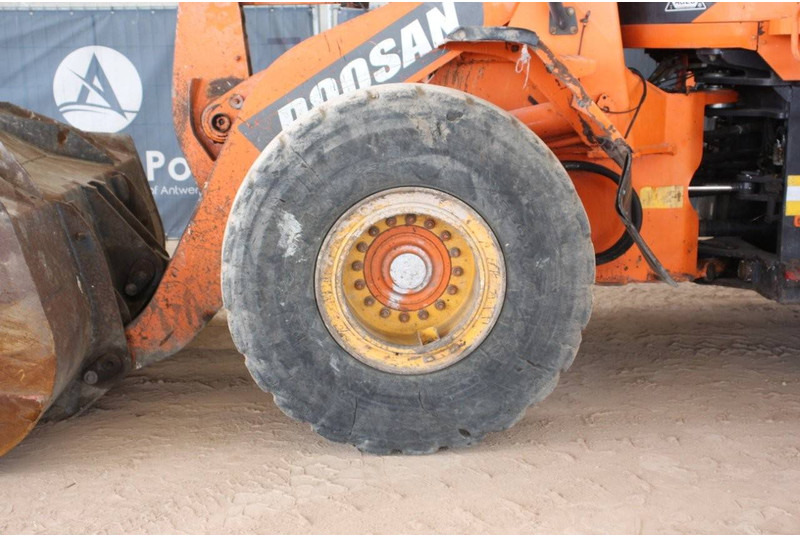 Wheel loader Doosan DL300 Series III
