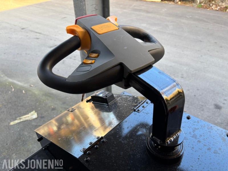 Wheel loader ELEKTRISK HJULLASTER. 1T LØFTEKAPASITET. MANUEL OG RADIOSTYRT