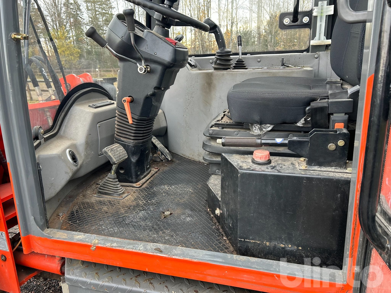 Wheel loader Everun ER12 med gafflar och planeringskopa