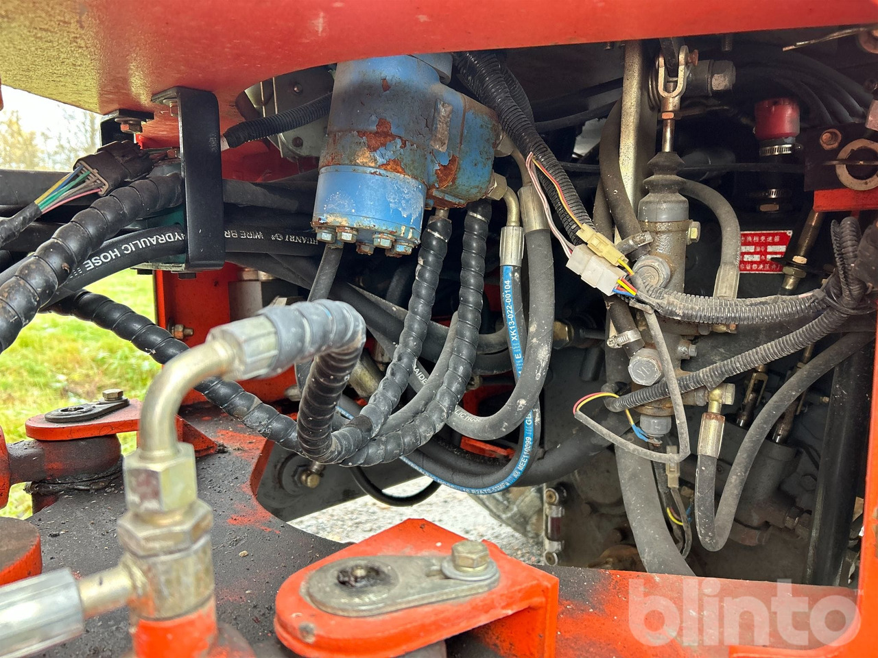 Wheel loader Everun ER12 med gafflar och planeringskopa