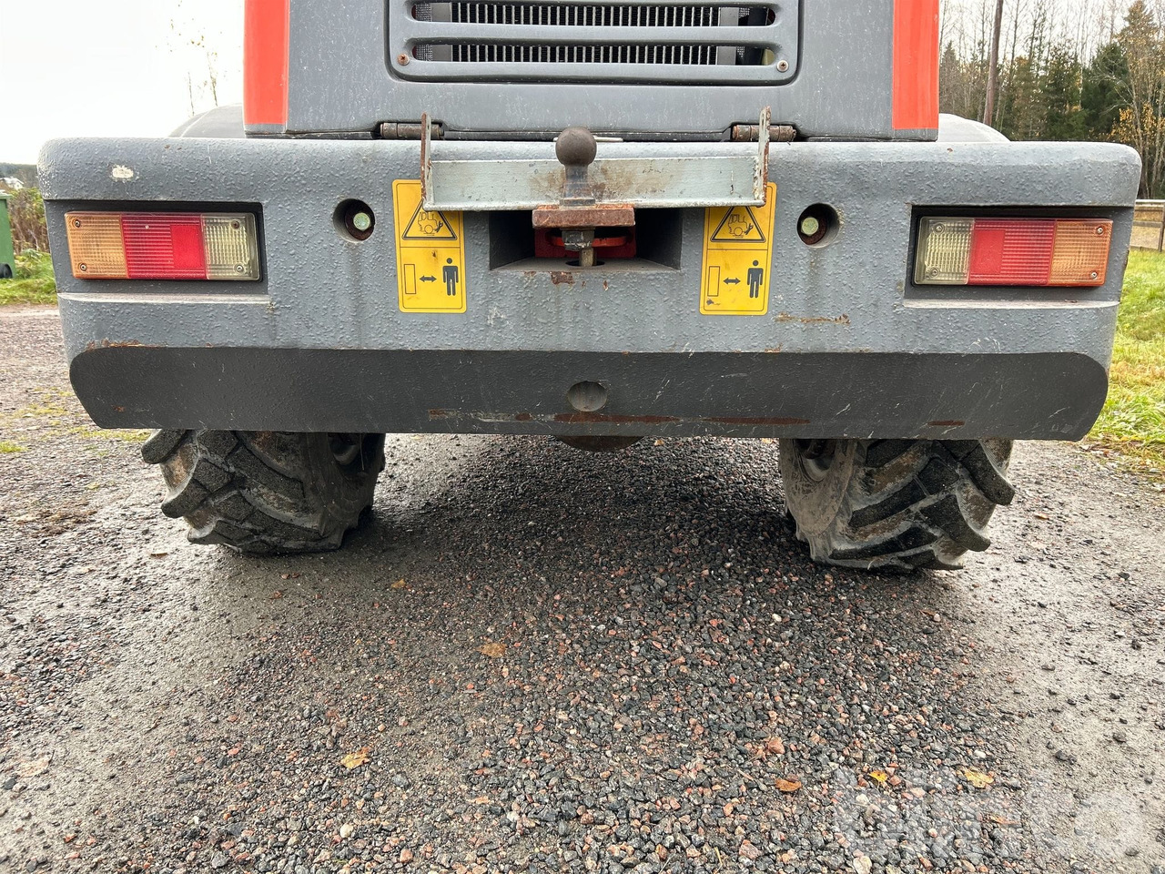 Wheel loader Everun ER12 med gafflar och planeringskopa