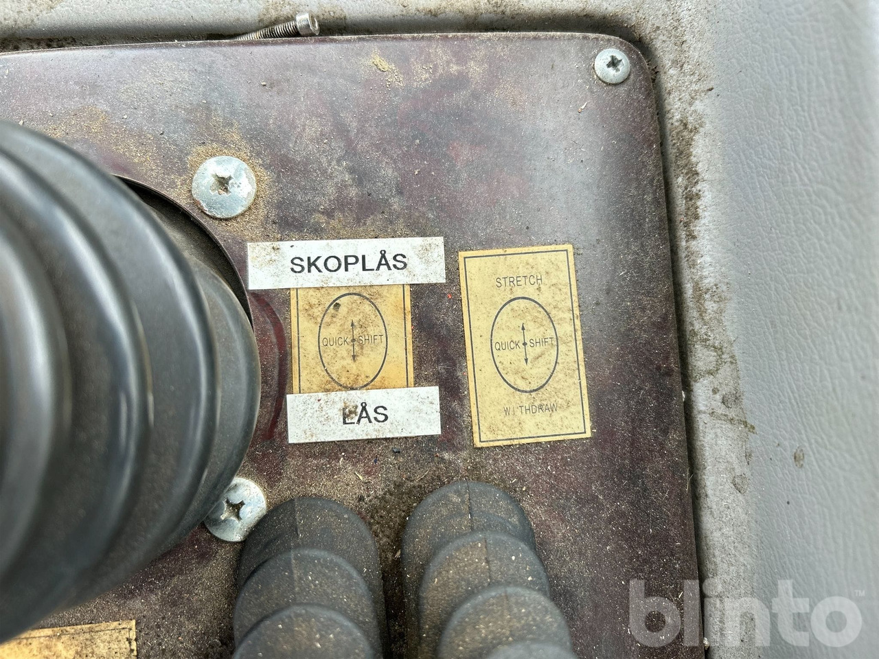 Wheel loader Everun ER12 med gafflar och planeringskopa