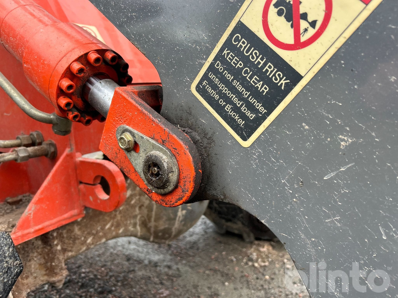 Wheel loader Everun ER12 med gafflar och planeringskopa