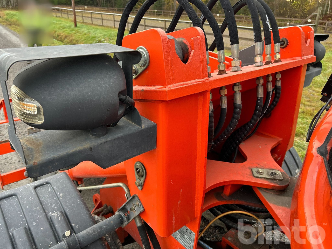 Wheel loader Everun ER12 med gafflar och planeringskopa