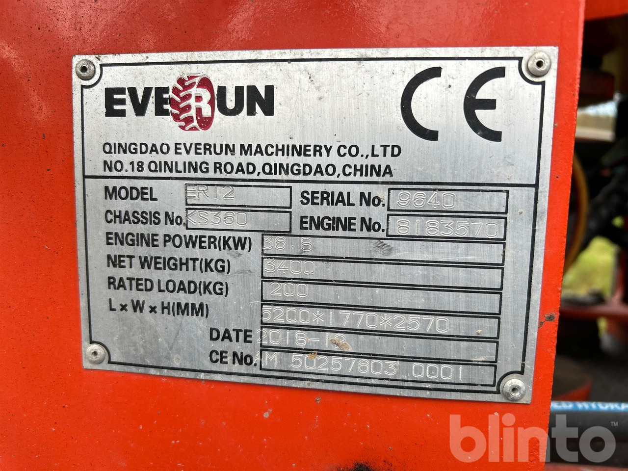 Wheel loader Everun ER12 med gafflar och planeringskopa