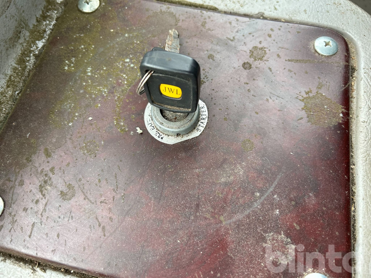 Wheel loader Everun ER12 med gafflar och planeringskopa