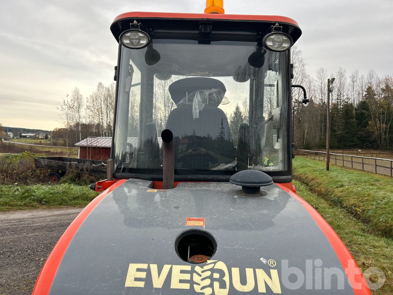 Wheel loader Everun ER12 med gafflar och planeringskopa