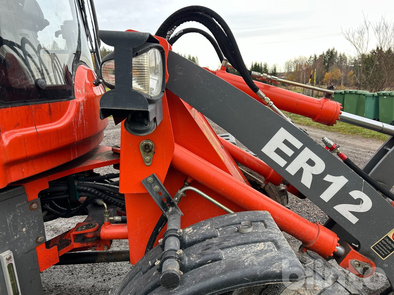 Wheel loader Everun ER12 med gafflar och planeringskopa