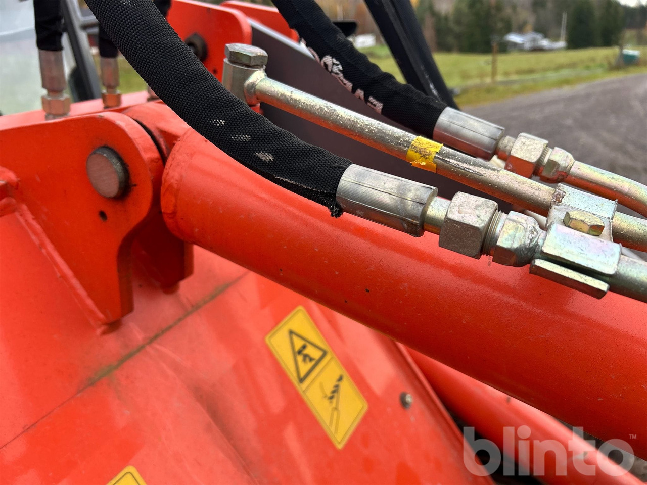 Wheel loader Everun ER12 med gafflar och planeringskopa