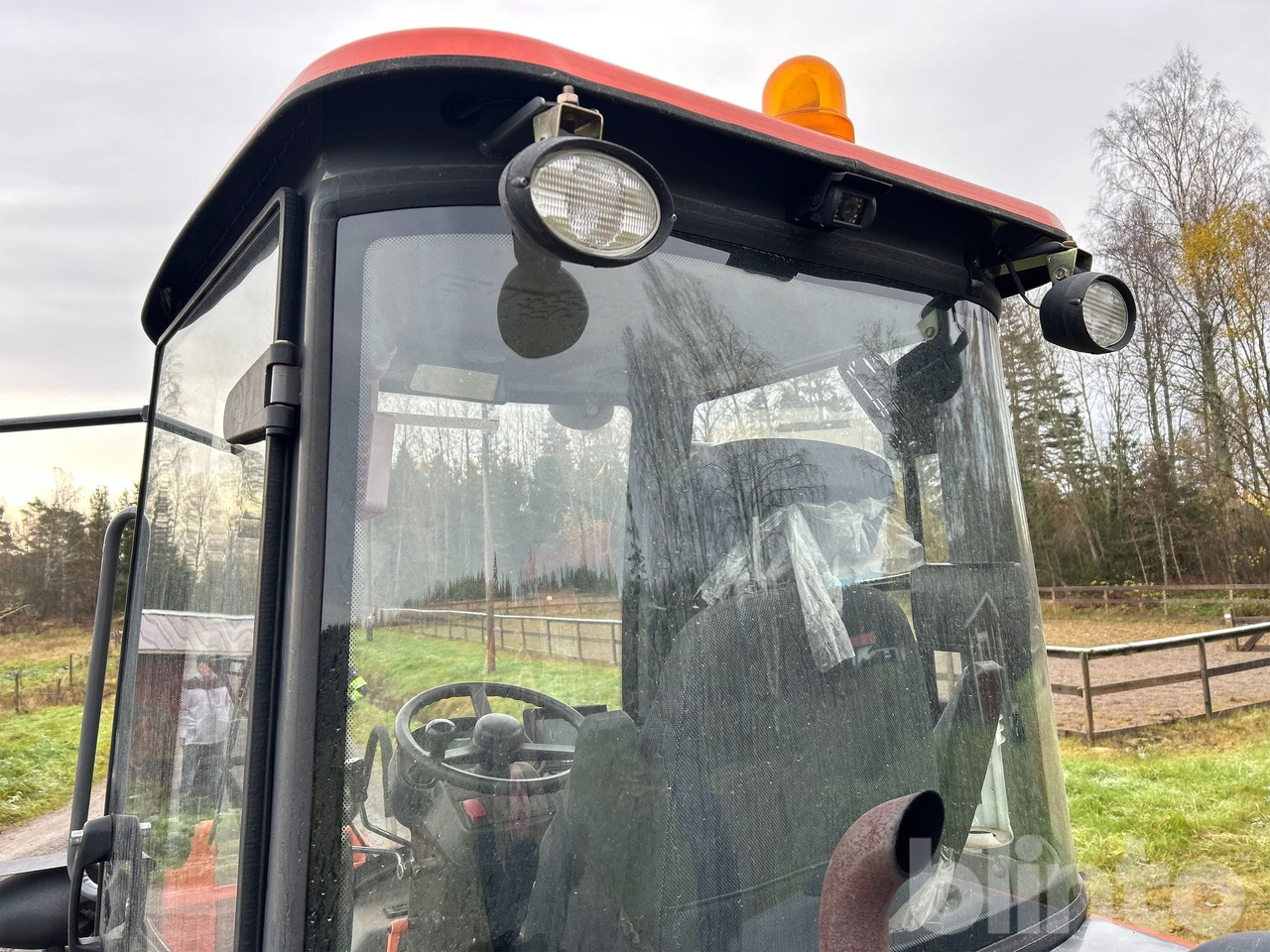 Wheel loader Everun ER12 med gafflar och planeringskopa