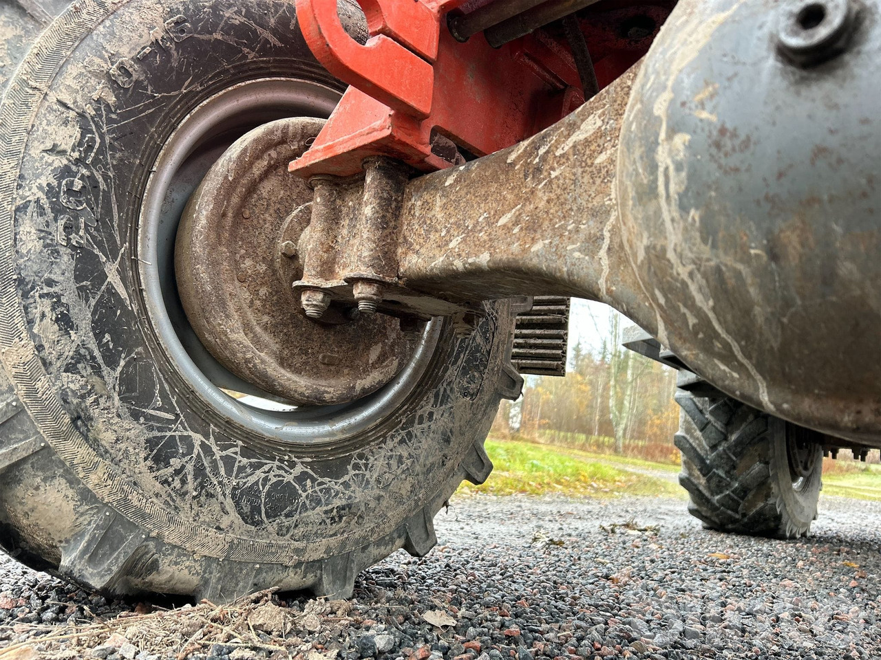 Wheel loader Everun ER12 med gafflar och planeringskopa