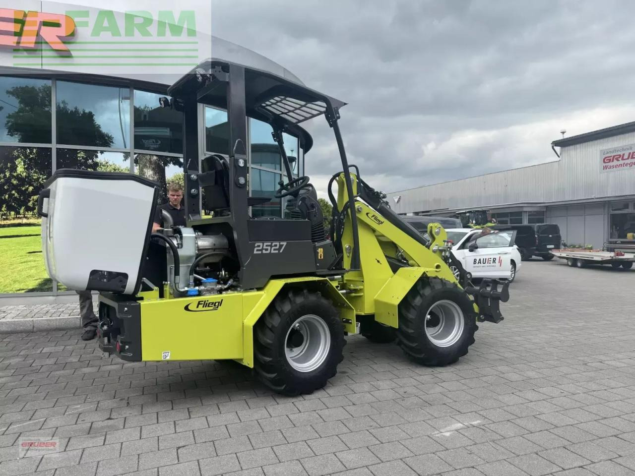 Wheel loader Fliegl 25-27 inkl. 3 anbaugeräte