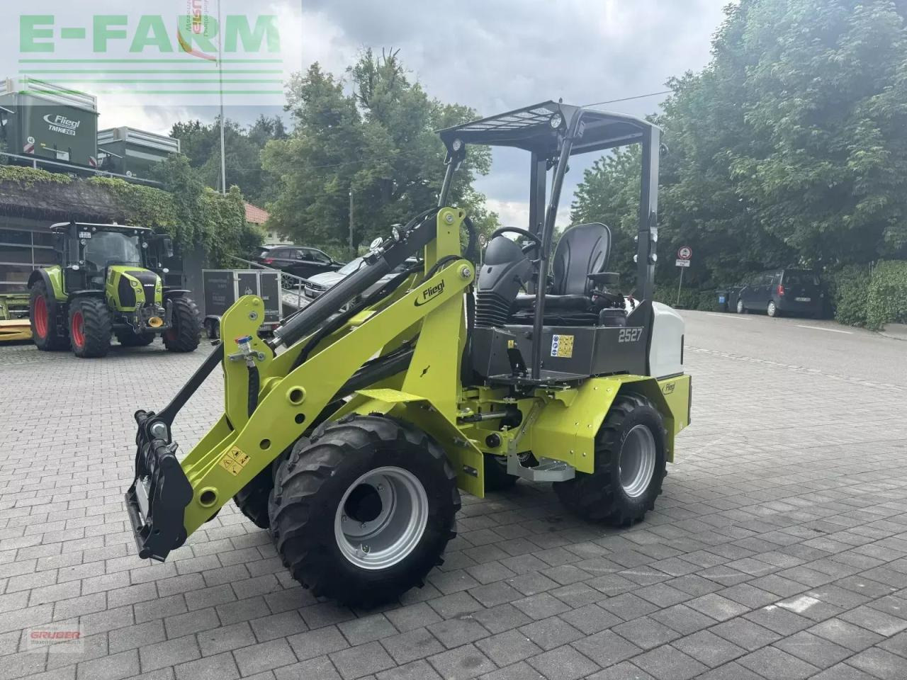 Wheel loader Fliegl 25-27 inkl. 3 anbaugeräte