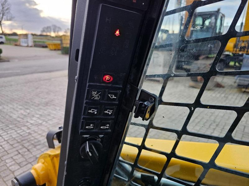 Wheel loader Gehl R165