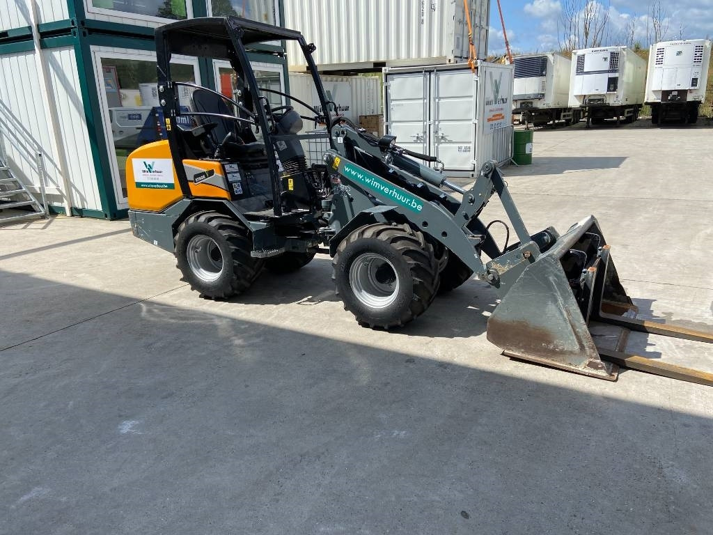Wheel loader GiANT G 2700 X-tra HD