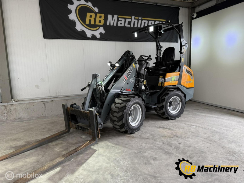 Wheel loader Giant G2200E