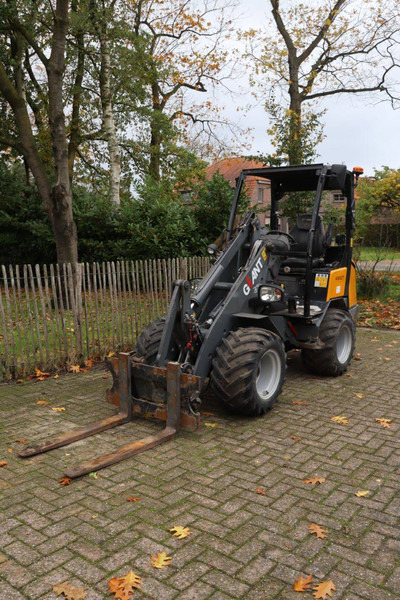 Wheel loader Giant V452T