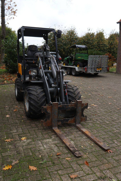 Wheel loader Giant V452T