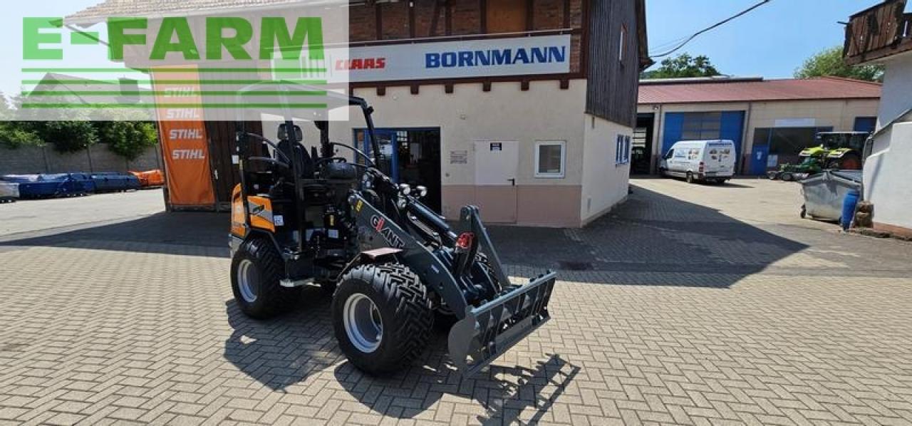 Wheel loader Giant g 2500 x-tra hd y, kompaktradlader mit euro-aufnahme, 2,4 t, niedriges hubgerüst