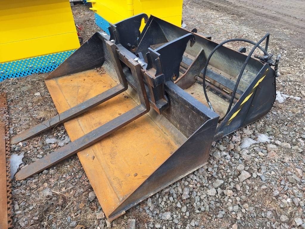 Wheel loader Greenmaster 825 PIIKIT, KAUHA JA HIEKOITIN