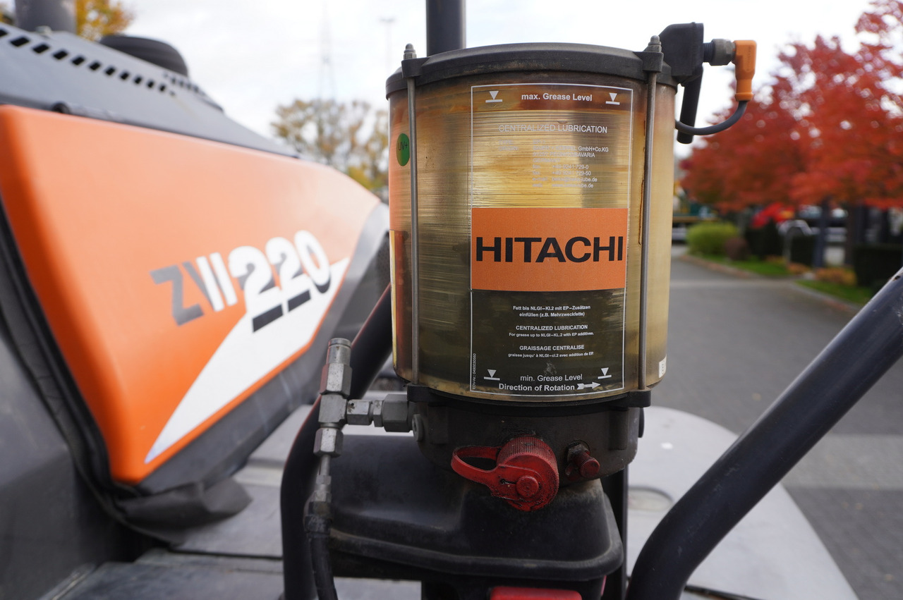 Wheel loader HITACHI ZW220 articulated loader / 2 buckets