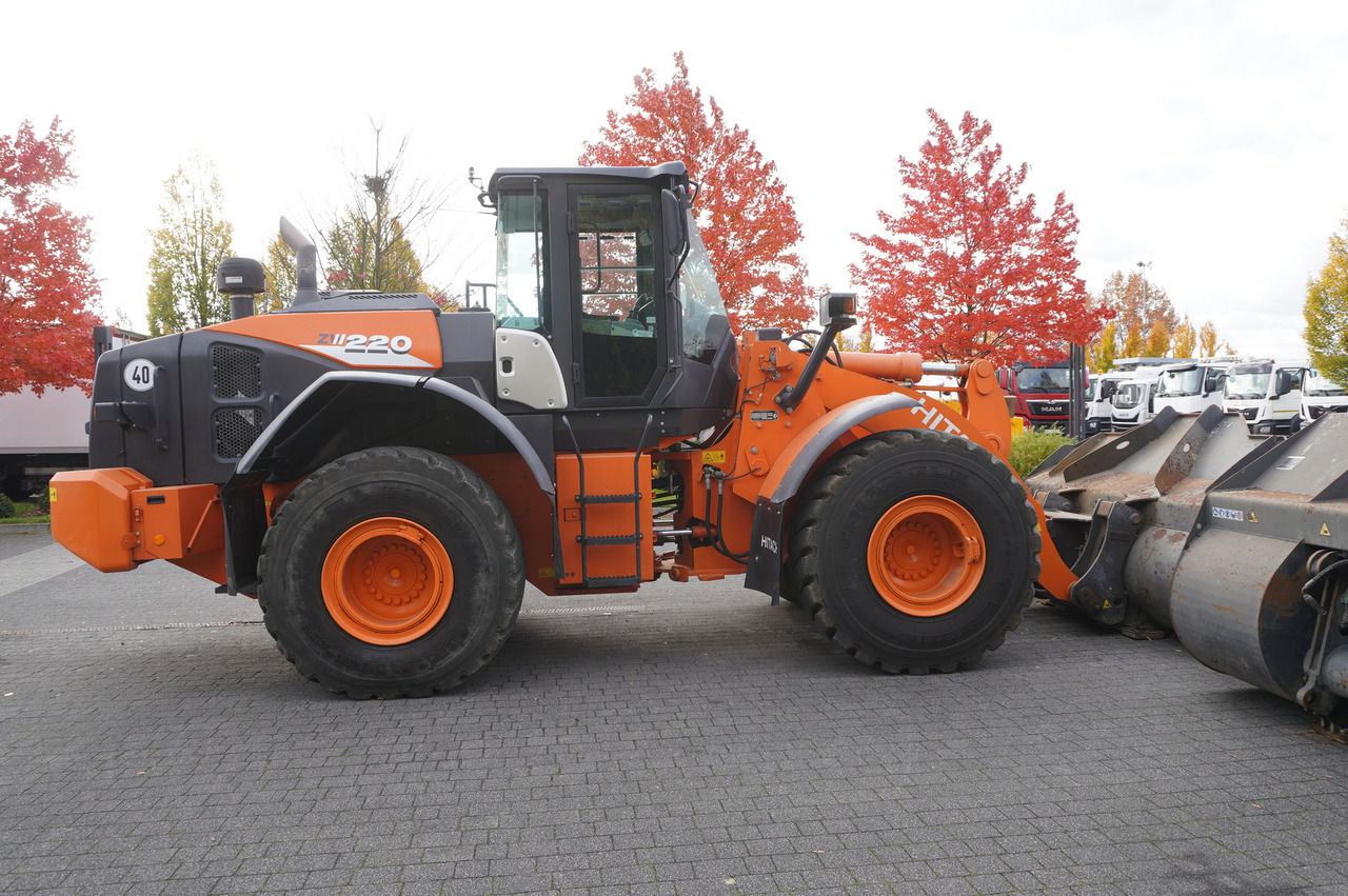 Wheel loader HITACHI ZW220 articulated loader / 2 buckets