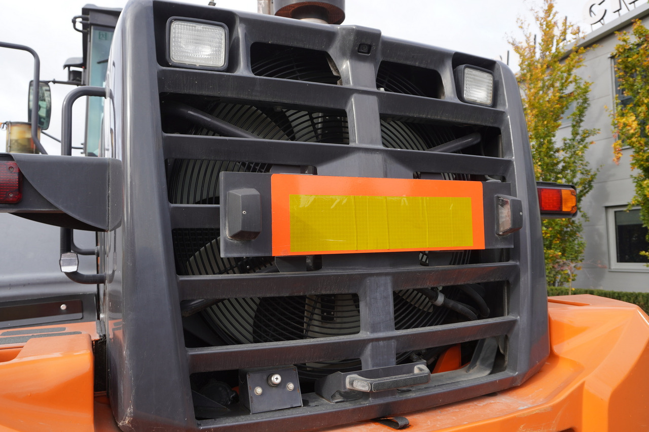 Wheel loader HITACHI ZW220 articulated loader / 2 buckets