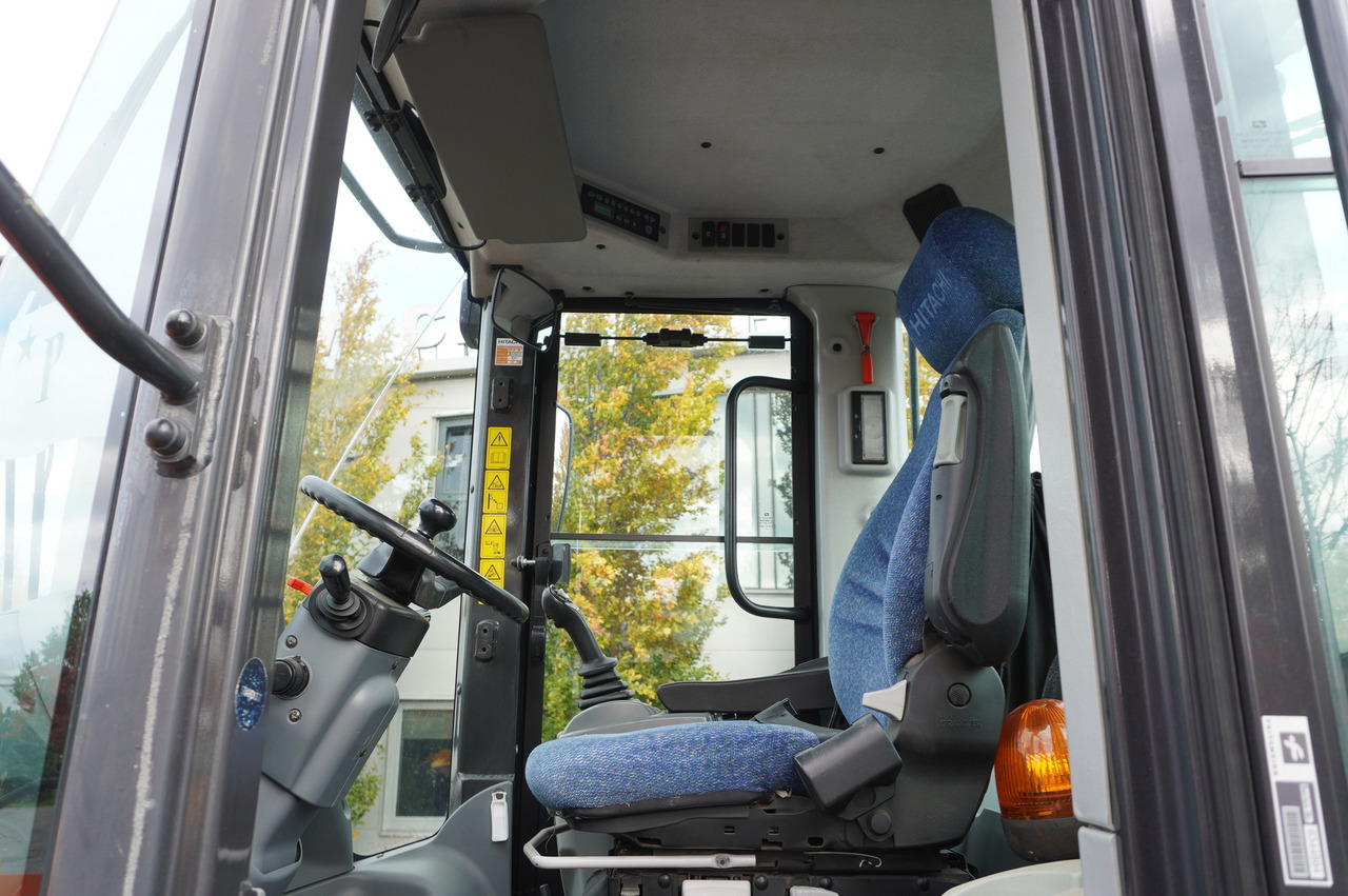 Wheel loader HITACHI ZW220 articulated loader / 2 buckets