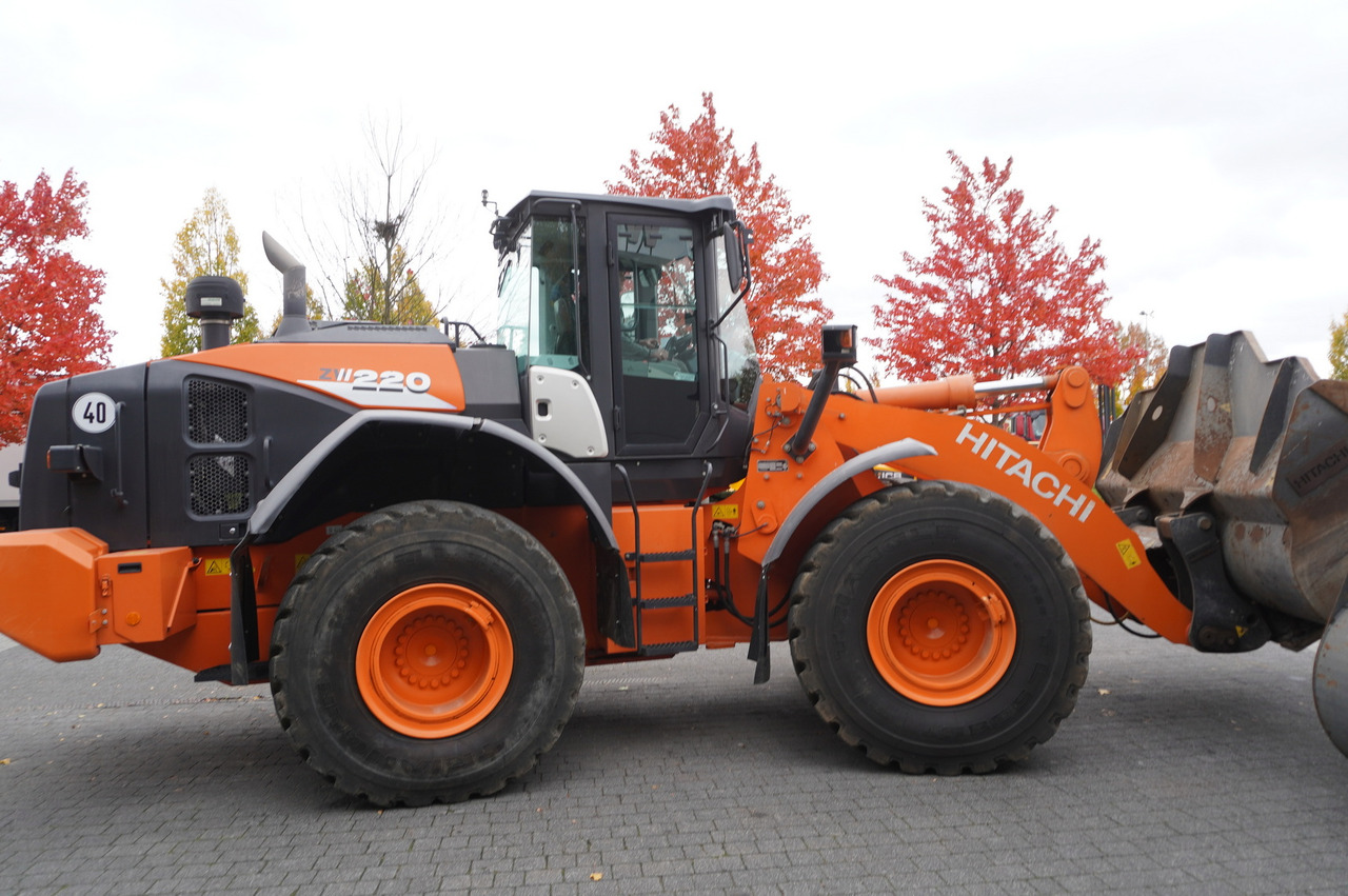 Wheel loader HITACHI ZW220 articulated loader / 2 buckets