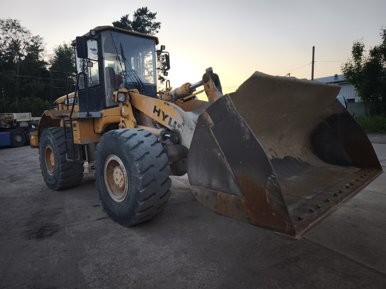 Wheel loader HYUNDAI 757-7